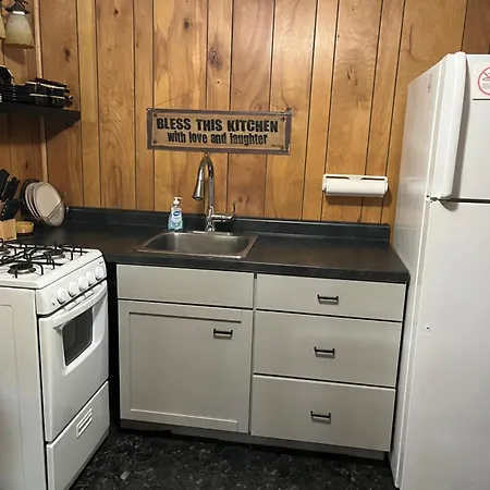 Sleeping Bear Riverside Cabins Honor Exterior photo