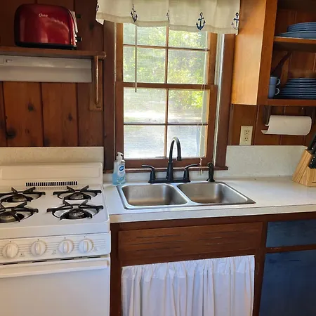 Sleeping Bear Riverside Cabins Honor Exterior photo