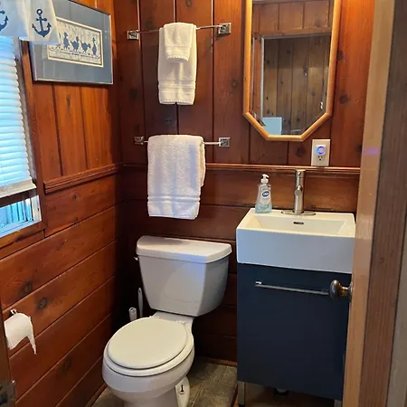 Sleeping Bear Riverside Cabins Honor Exterior photo