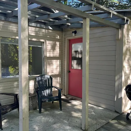 Sleeping Bear Riverside Cabins Honor Exterior photo